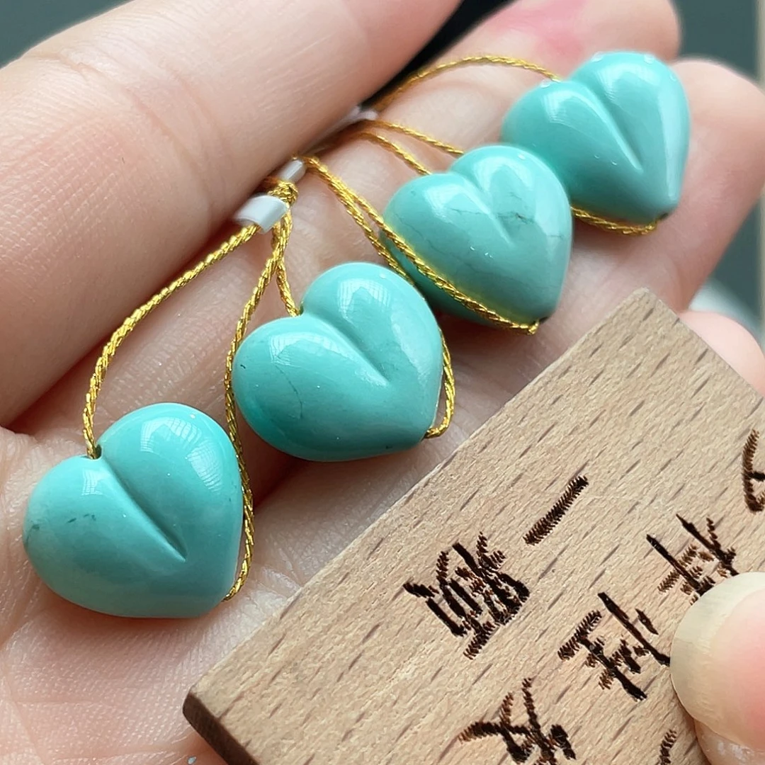 未镶嵌绿松石颈饰