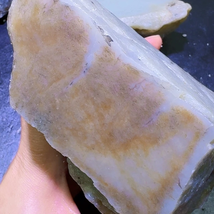 和田玉未镶嵌珠宝半成品