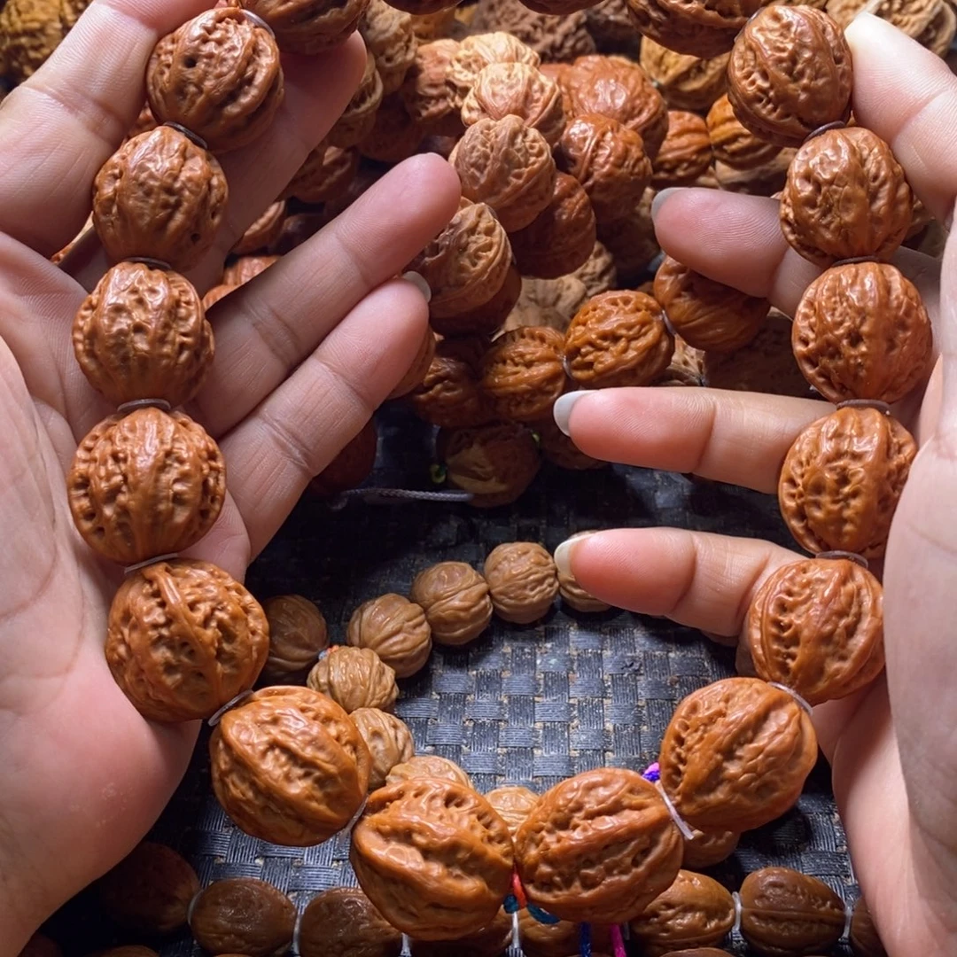 文玩核桃吊坠手持