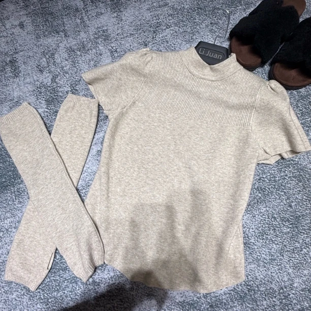 新秋款半高领套袖针织