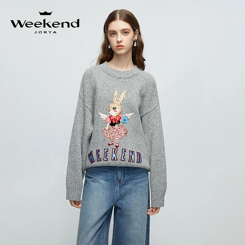 卓雅周末24丝绒绣花兔子圆领落肩针织毛衣EJWEAQ50