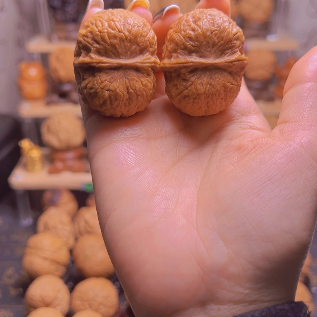 桃核把件贵妃榻H9、40……