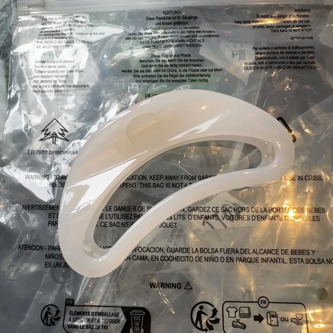 AA169 泡菜尾单乳白色透明弯月镂空大抓夹12cm｜淘贩