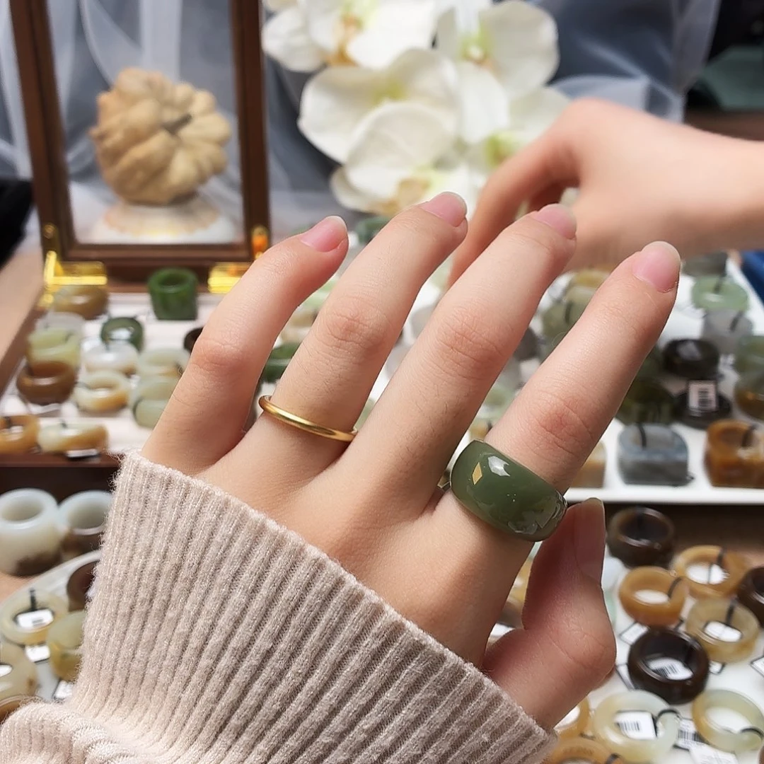 未镶嵌戒指和田玉x78菠菜绿馒头17.6不退换