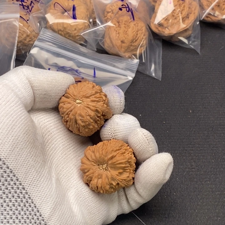 文玩核桃把件都*C塔尖