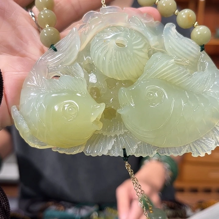 颈饰未镶嵌和田玉（糖玉）