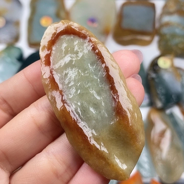 颈饰未镶嵌翡翠天然