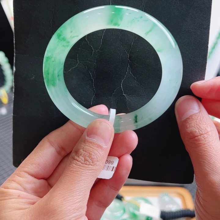 石英质玉未镶嵌手镯（圆镯）54