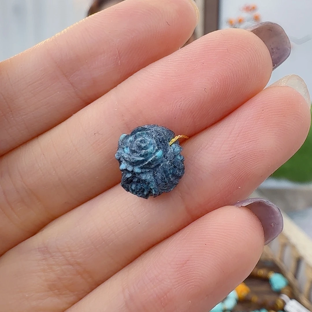 倍***的绿松石未镶嵌珠宝奇石