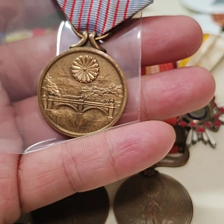 拯***兵日本二千六百纪念章
