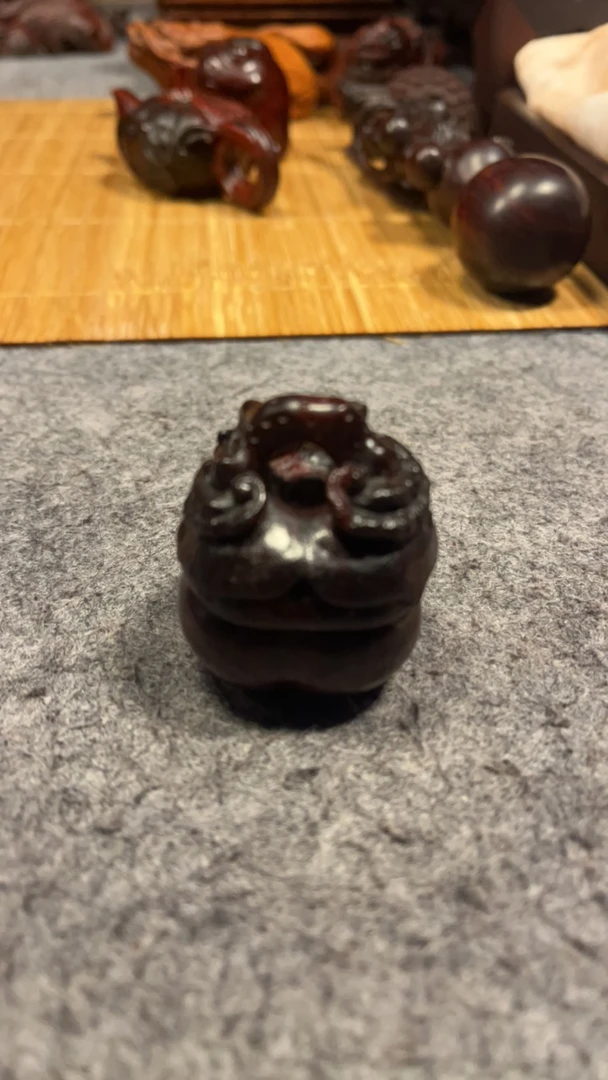 小叶紫檀柿子把件