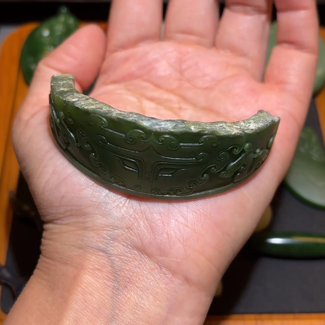 拉****和田玉未镶嵌颈饰