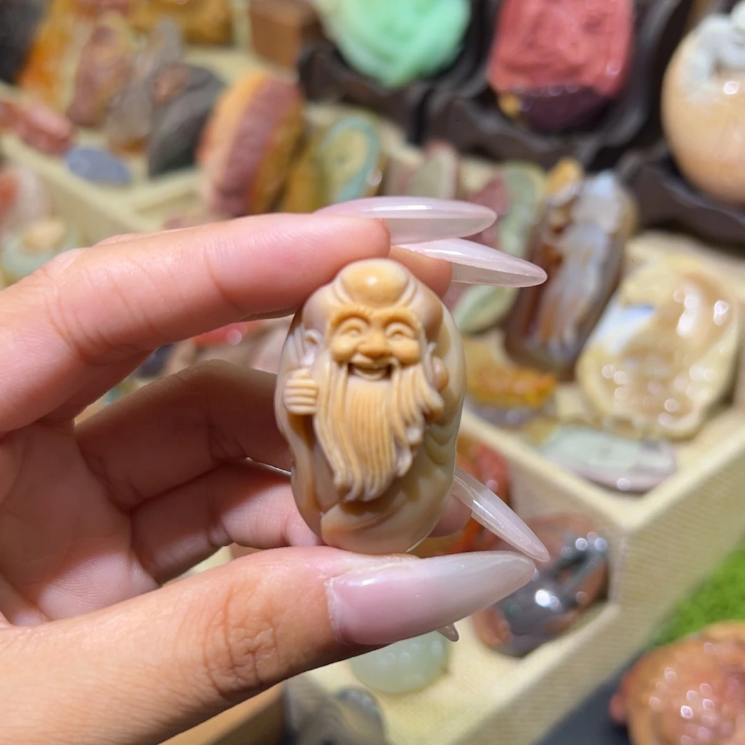 石英质玉未镶嵌颈饰