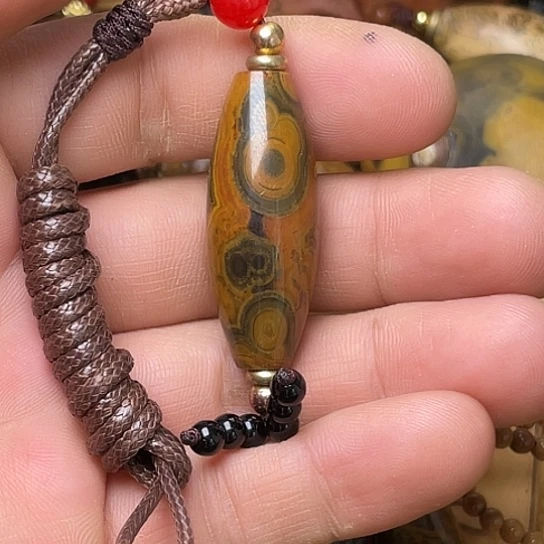 麦***芒玛瑙/玉髓未镶嵌颈饰