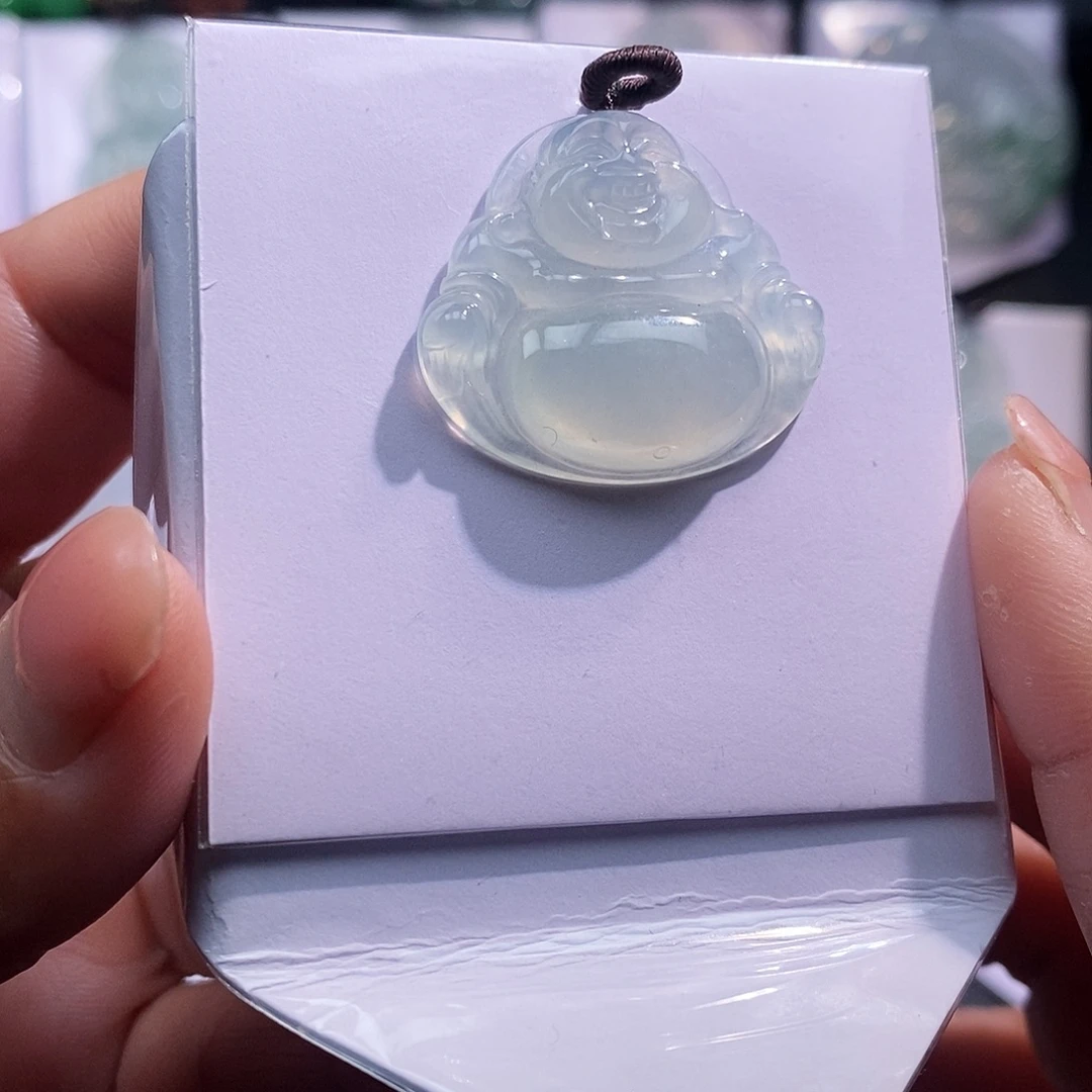 翡翠未镶嵌颈饰佛