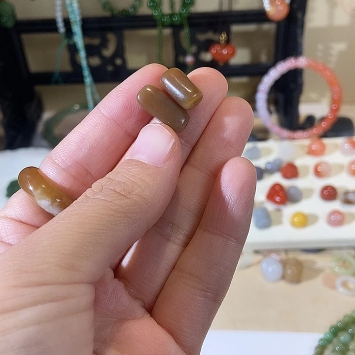 颈饰未镶嵌和田玉（糖玉）好