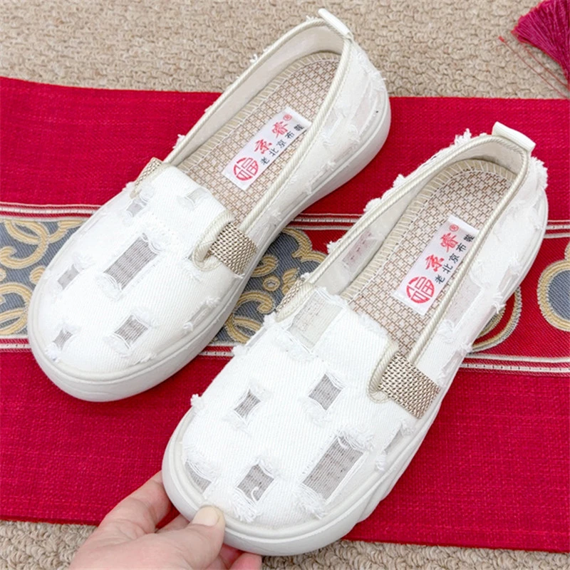 2025年夏季新款软底透气休闲镂空洞洞鞋轻便老北京布鞋女单鞋