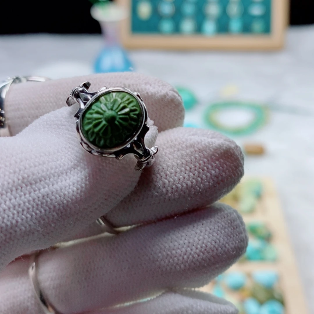 绿松石未镶嵌颈饰啊*子