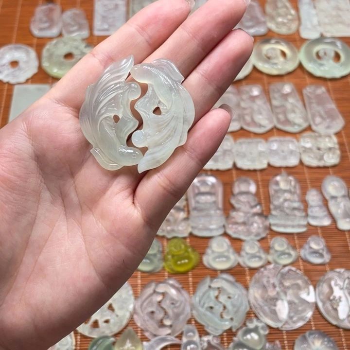 未镶嵌蛇纹石玉颈饰