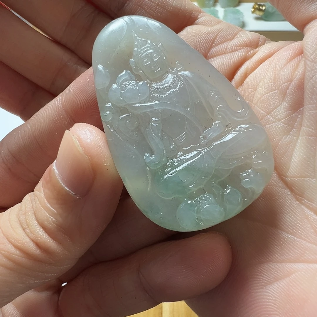 定制翡翠未镶嵌莲花观音