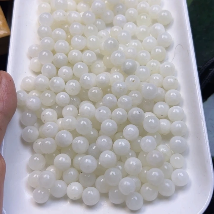 玉***子未镶嵌手链和田玉