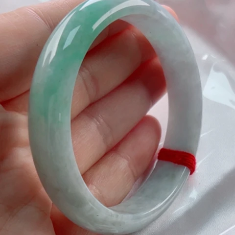 翡翠未镶嵌手镯56.9无大纹裂48小时鉴赏微白棉矿点石筋