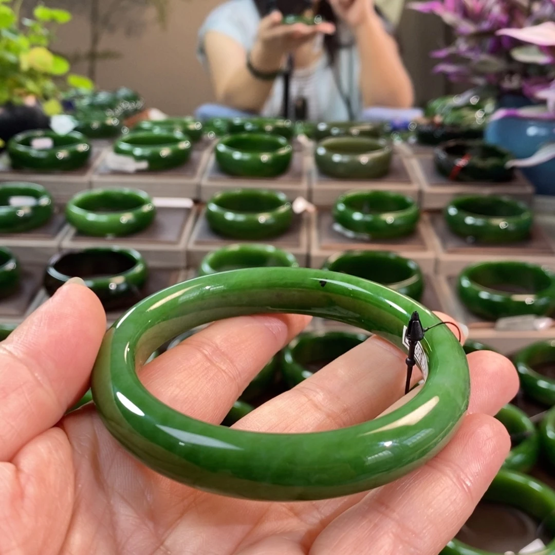 未镶嵌手镯和田玉（碧玉）