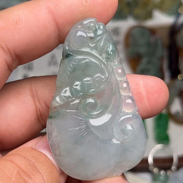 颈饰未镶嵌翡翠如意