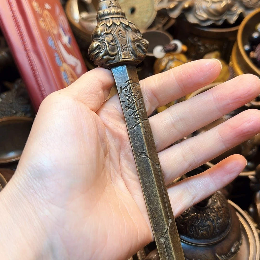 精美铜器工艺品等