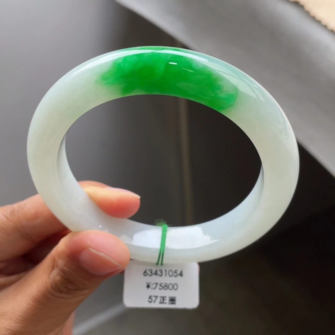 未镶嵌手镯翡翠一手/白底青手镯（有纹漏）强推