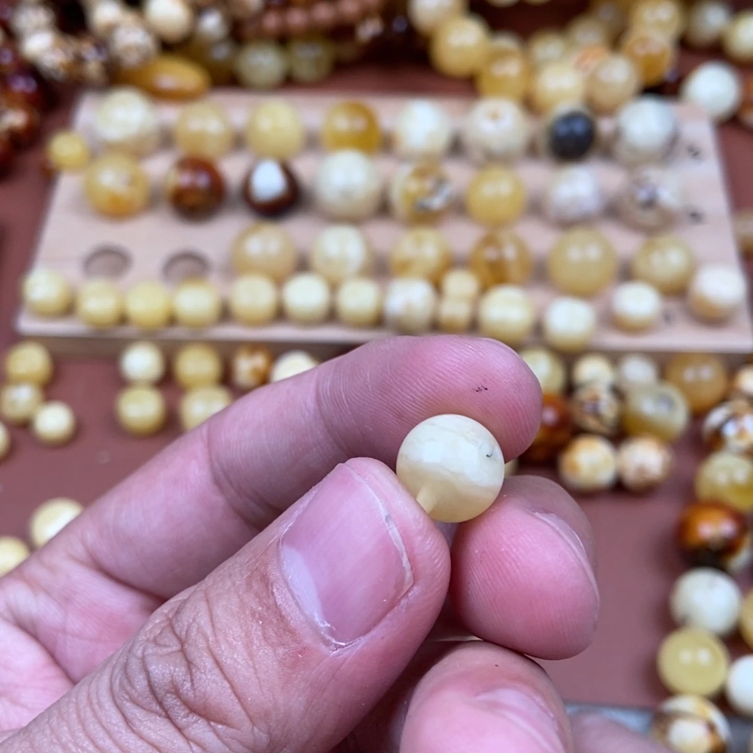 蜜蜡裸石未镶嵌夜*者蜜蜡