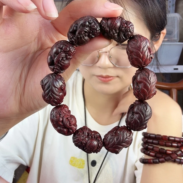 檀香紫檀（小叶紫檀）小叶紫檀貔恘抱彩球