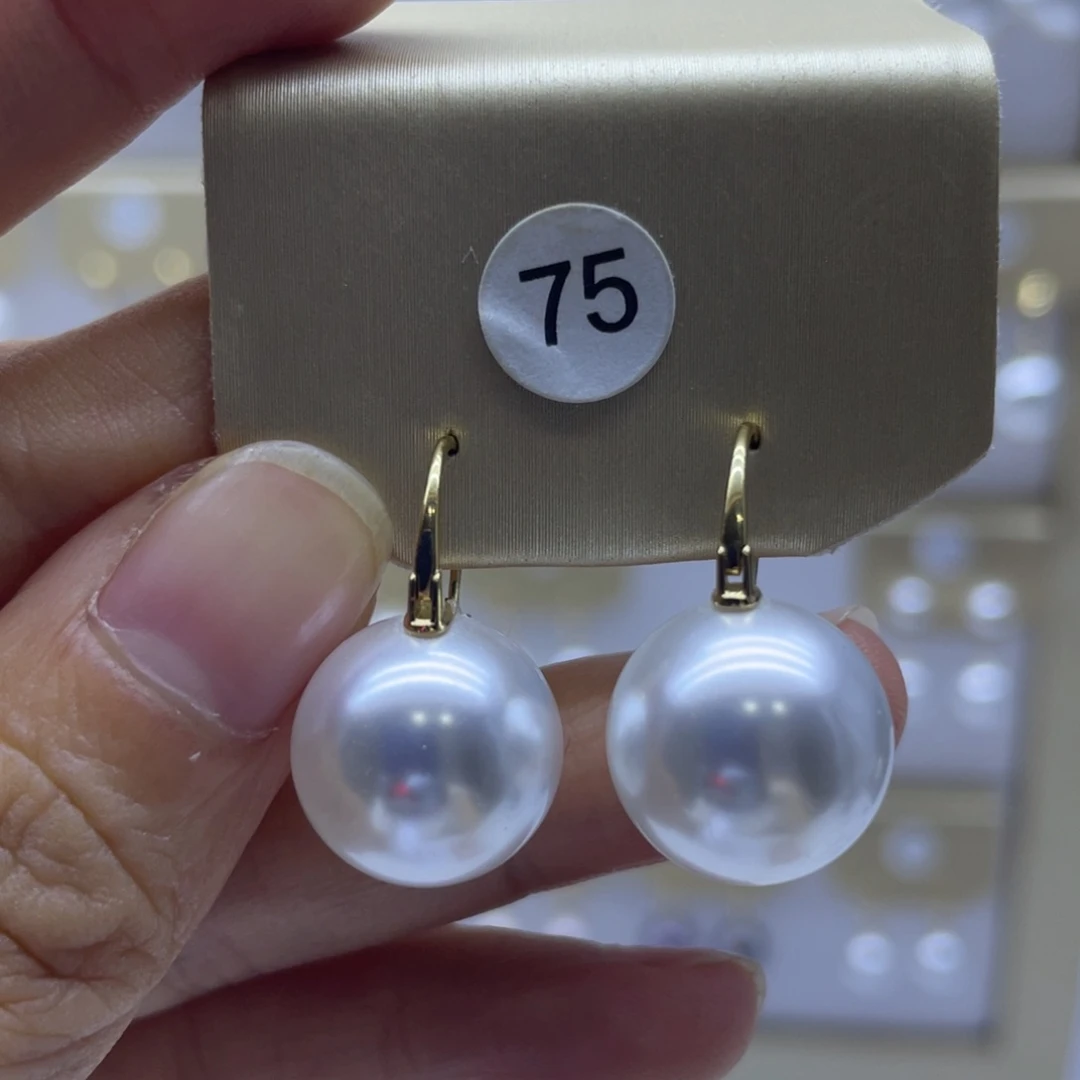 18K金镶嵌淡水珍珠耳饰