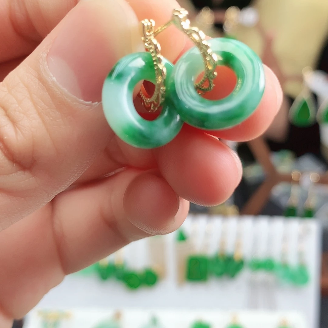 翡翠耳饰未镶嵌耳饰