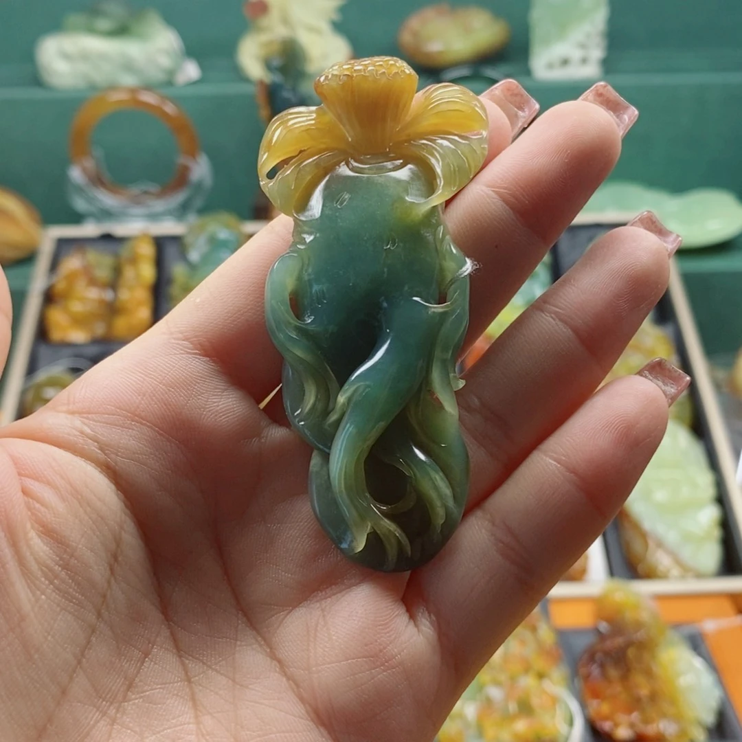 蛇纹石玉未镶嵌颈饰