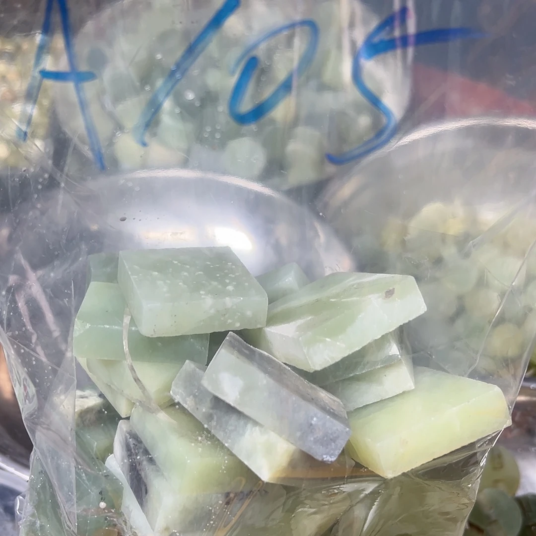 我***看蛇纹石玉未镶嵌鱼缸石 盆景石