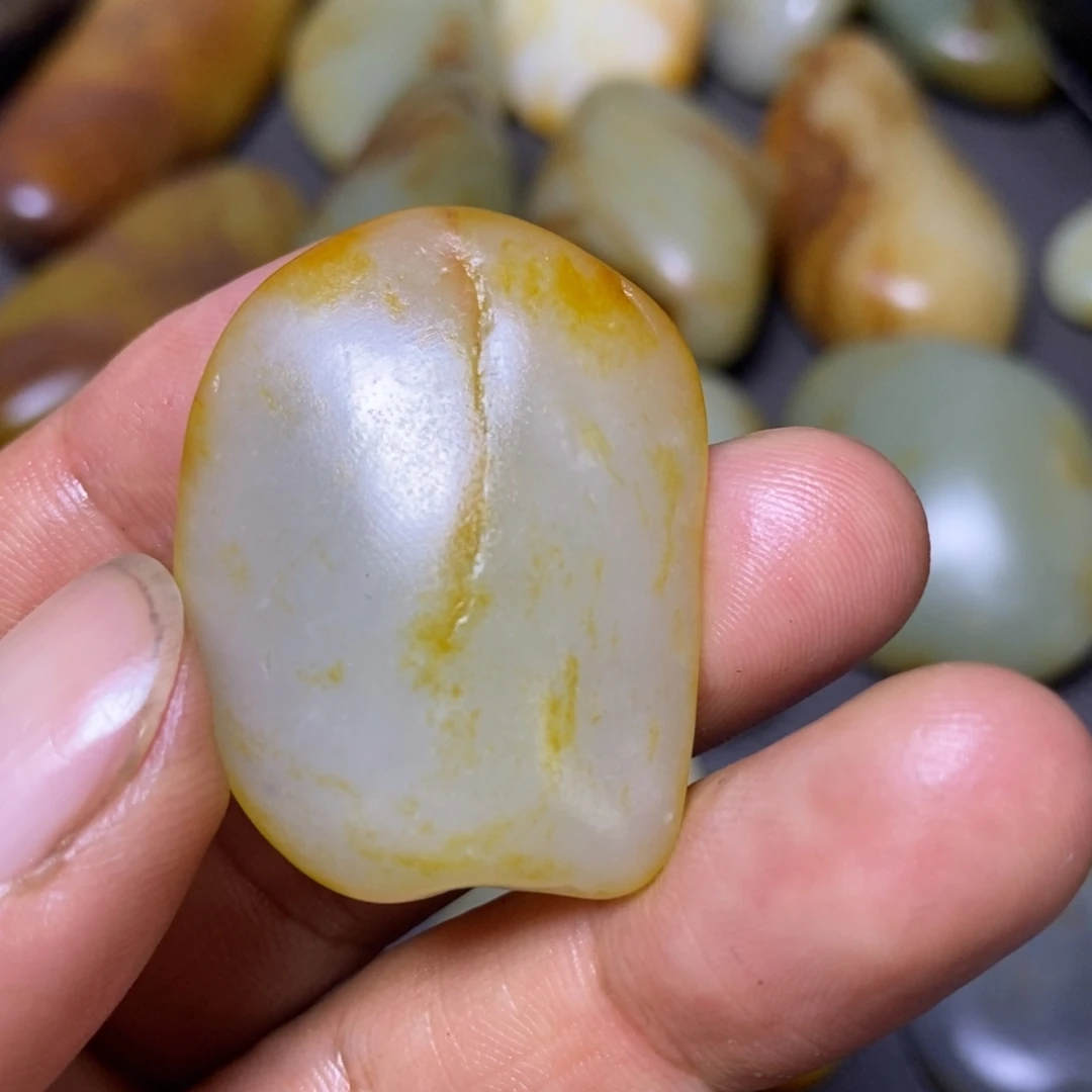未镶嵌和田玉（糖玉）挂件