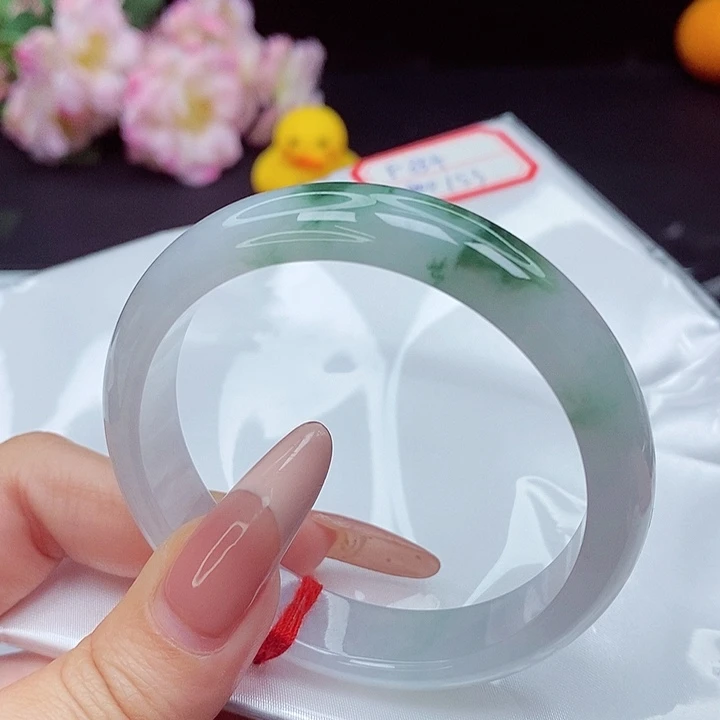 翡翠手镯未镶嵌53圈