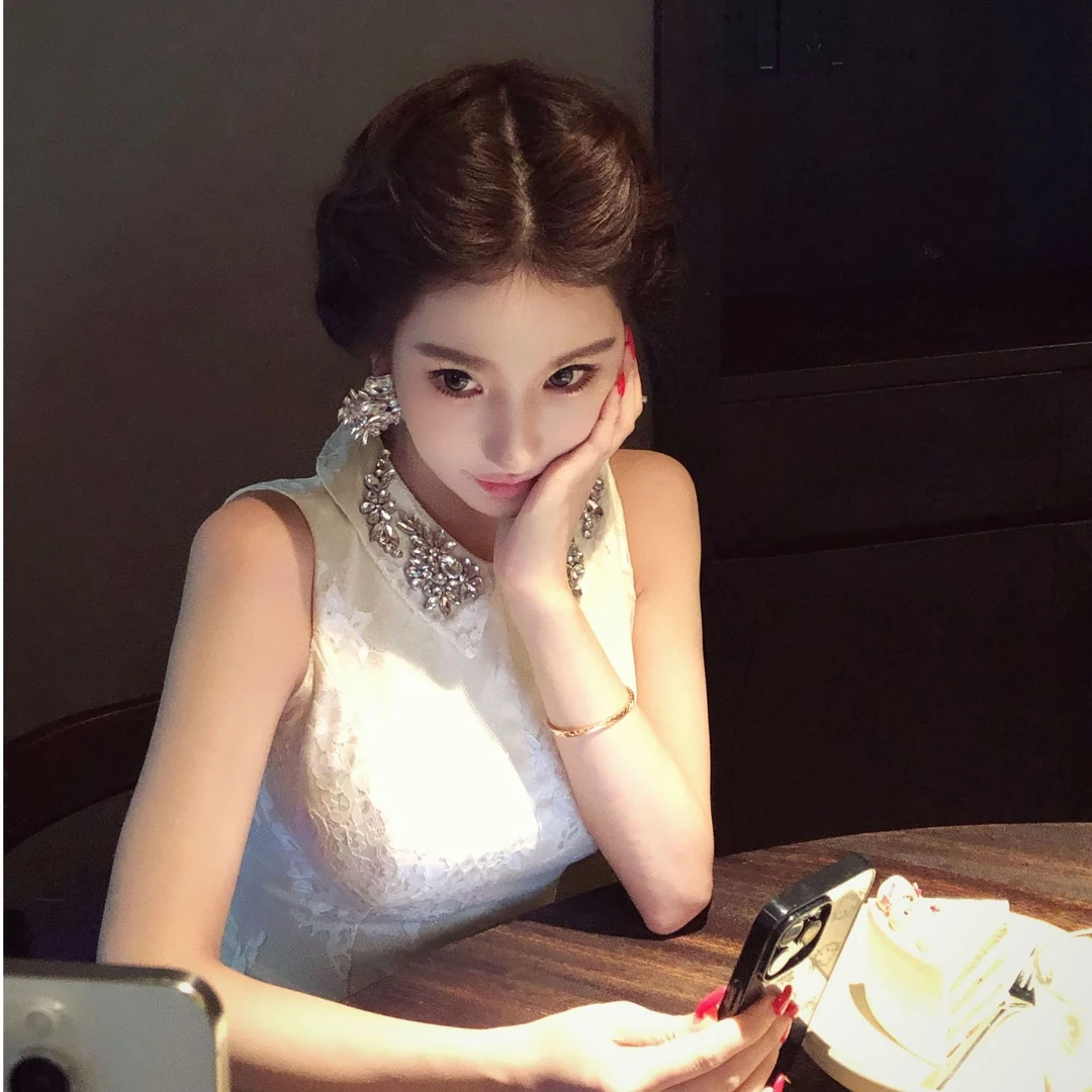 WW定制「浅雪山茶」蕾丝性感夏季法式小众显瘦小个子设计感连衣裙