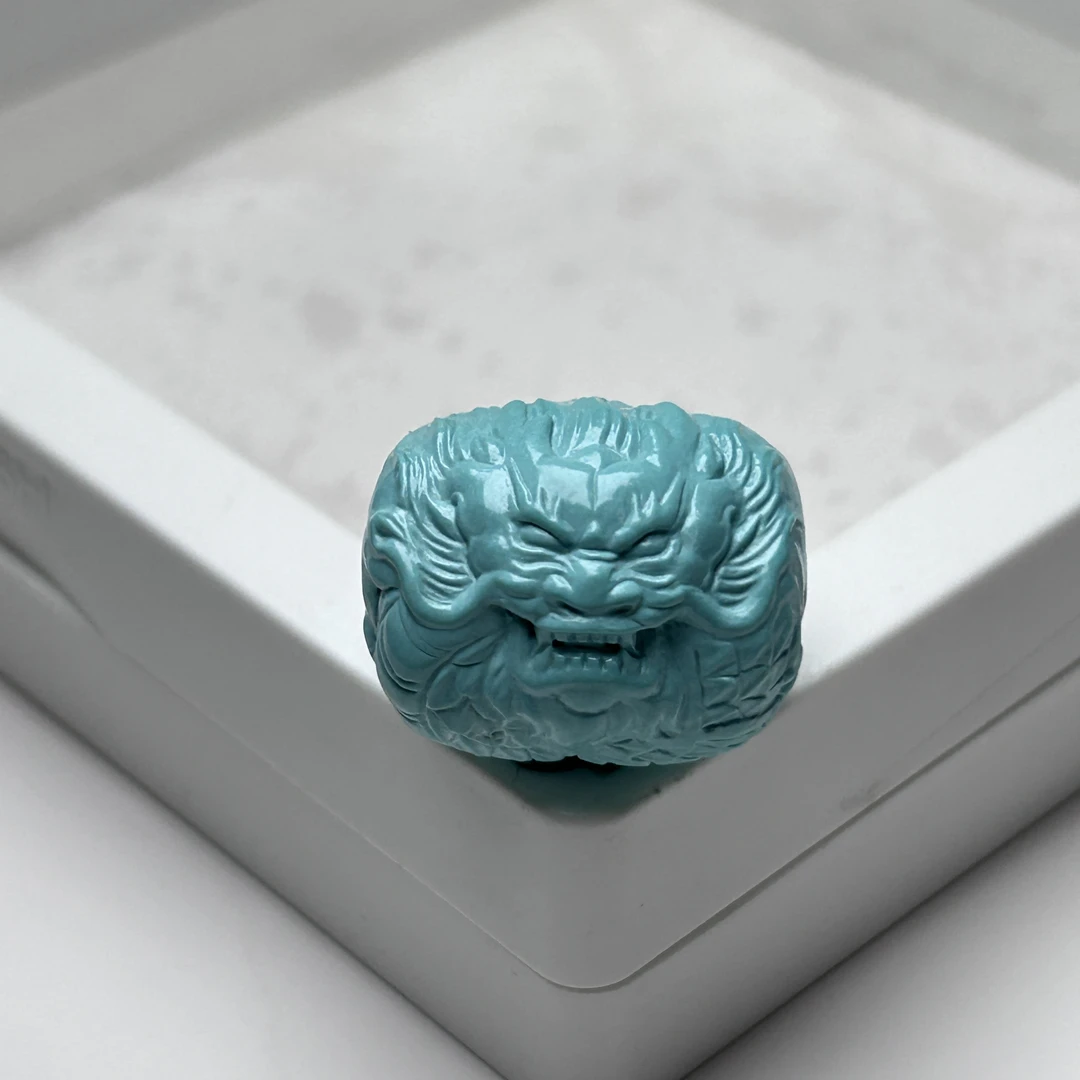 湖北竹山原矿高瓷绿色绿松石龙纹雕刻桶珠锁骨珠16.2mm