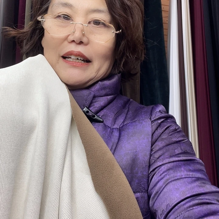 白色小条绒加绒1米面料