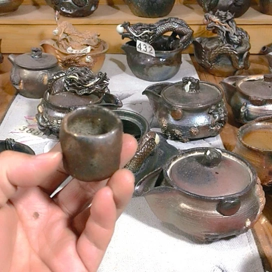 瓷片铁胎的小酒杯