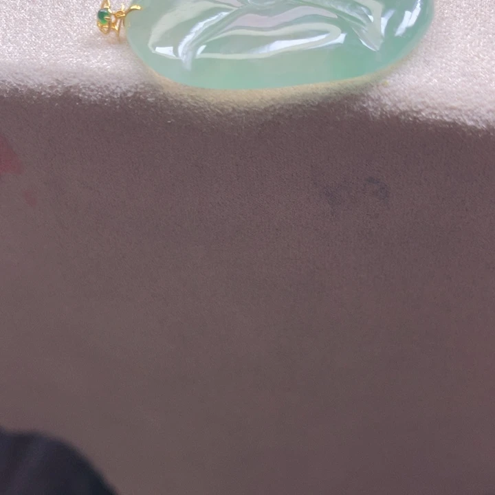 翡翠颈饰18K金镶嵌吊坠