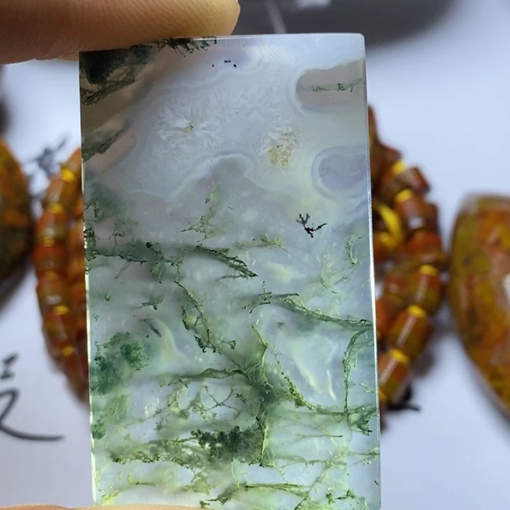 玛瑙/玉髓颈饰未镶嵌青****发