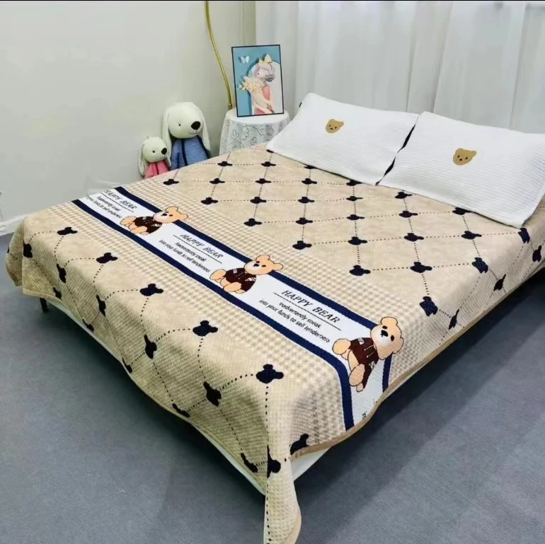 宝贝熊 牛奶绒 床盖 柔软亲肤 透气 防滑 可贴身 可机洗水洗