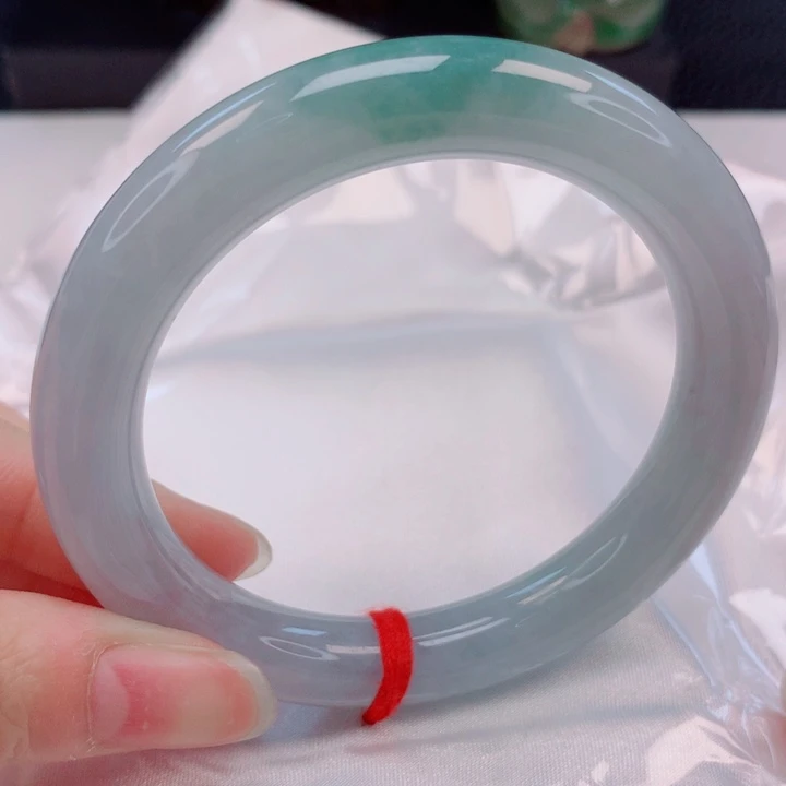 翡翠未镶嵌手镯（圆镯）