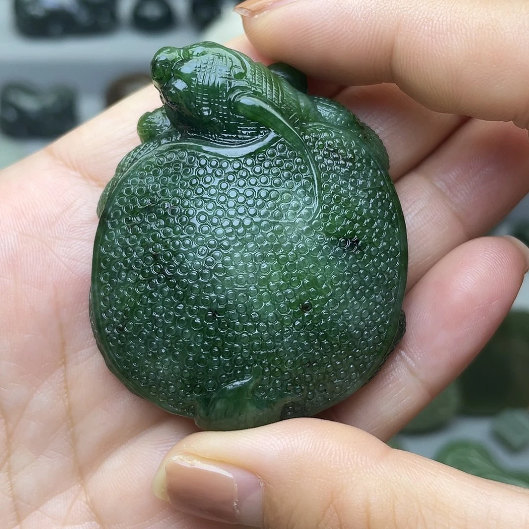 无***心和田玉未镶嵌挂件