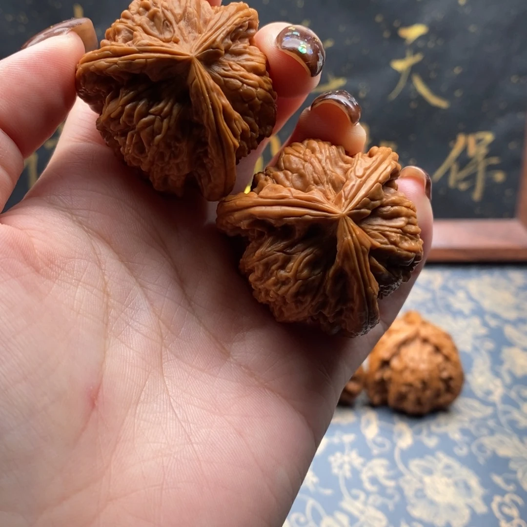 吊坠文玩核桃一*果白狮子