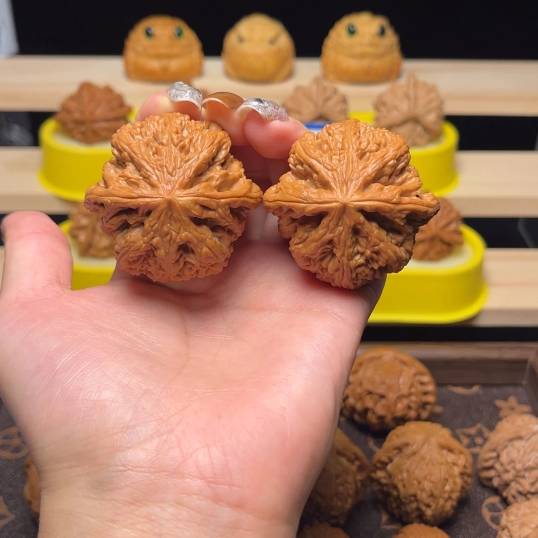 东***哥文玩核桃把件46粗筋微修