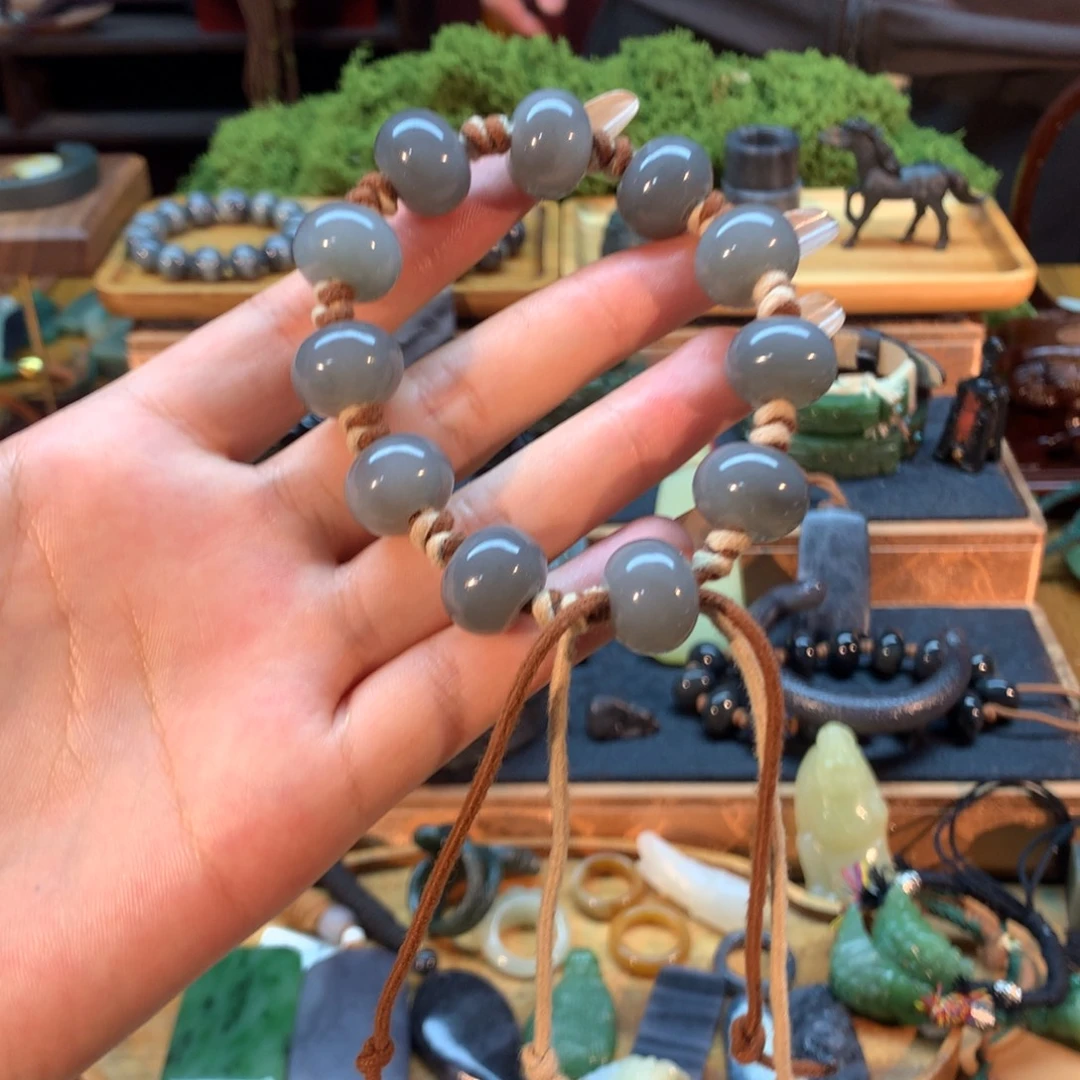 摩****和田玉（糖玉）未镶嵌挂件